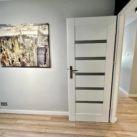 Апартаменты Neon 3 Silence Metro Wifi 85'tv Netflix Hbo