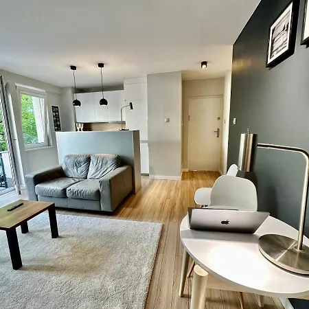 Neon 3 Silence Metro Wifi 85'tv Netflix Hbo