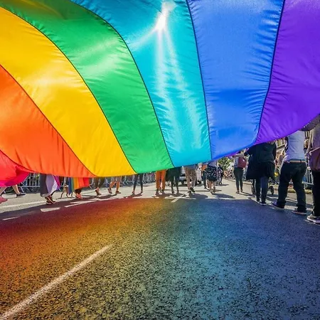 Neon 3 Silence Metro Wifi 85'tv Netflix Hbo Апартаменты *