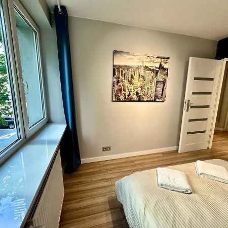 Neon 3 Silence Metro Wifi 85'tv Netflix Hbo Apartment Warsaw