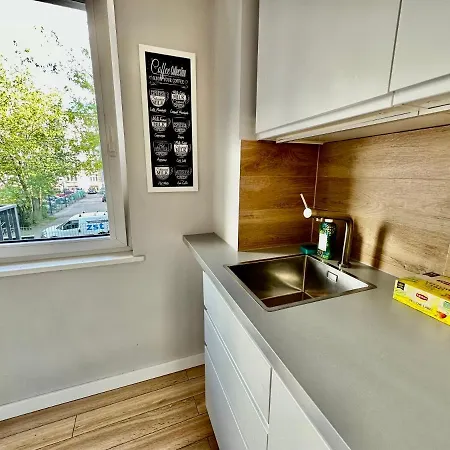 Neon 3 Silence Metro Wifi 85'tv Netflix Hbo