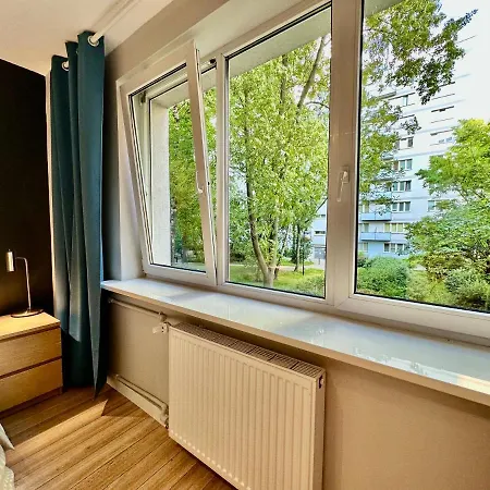 Apartment Neon 3 Silence Metro Wifi 85'tv Netflix Hbo