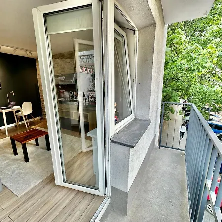 Neon 3 Silence Metro Wifi 85'tv Netflix Hbo Apartment *