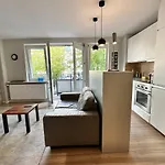 Apartment Neon 3 Silence Metro Wifi 85'tv Netflix Hbo