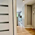 Apartment Neon 3 Silence Metro Wifi 85'tv Netflix Hbo