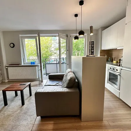 Apartament Neon 3 Silence Metro Wifi 85'tv Netflix Hbo