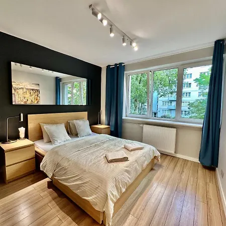 Neon 3 Silence Metro Wifi 85'tv Netflix Hbo Apartament Warszawa